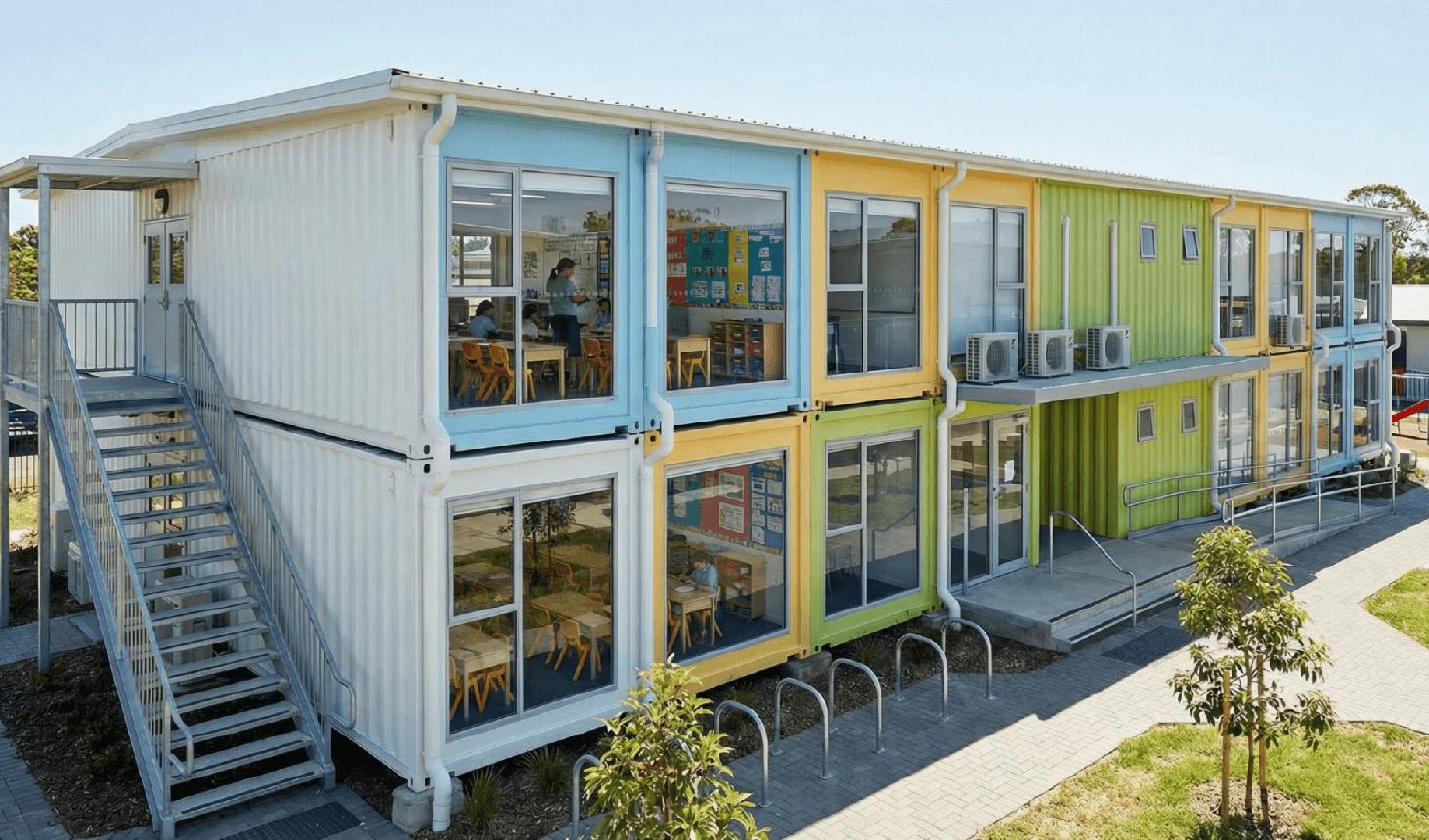 Edifícios escolares modulares oferecem soluções educacionais rápidas e flexíveis