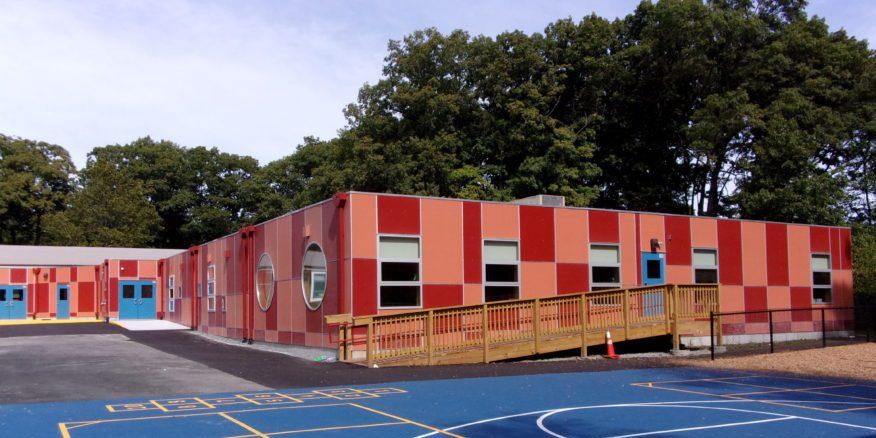 Edifícios escolares modulares oferecem soluções educacionais rápidas e flexíveis