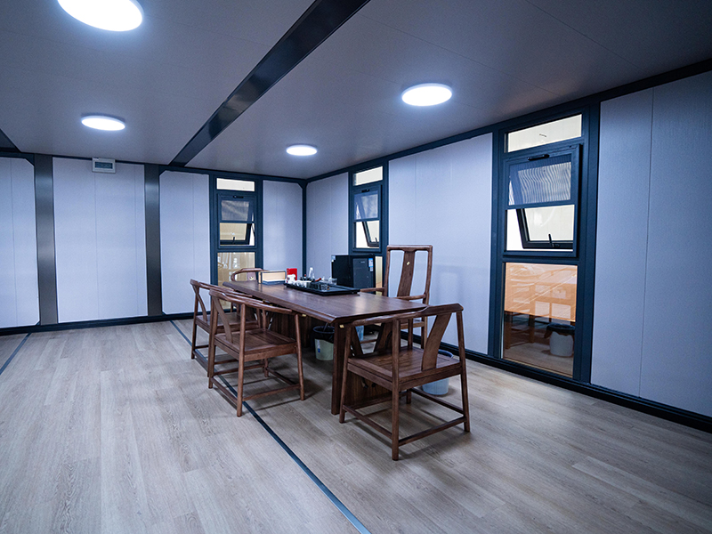 Casa modular expansível de dois lados com teto plano de dois níveis(Imagem3) Casa modular expansível de dois lados com teto plano de dois níveis(Imagem3)