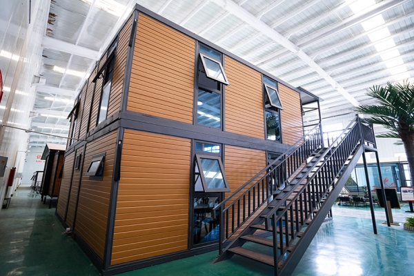 Casa expansível de asa dupla de dois andares